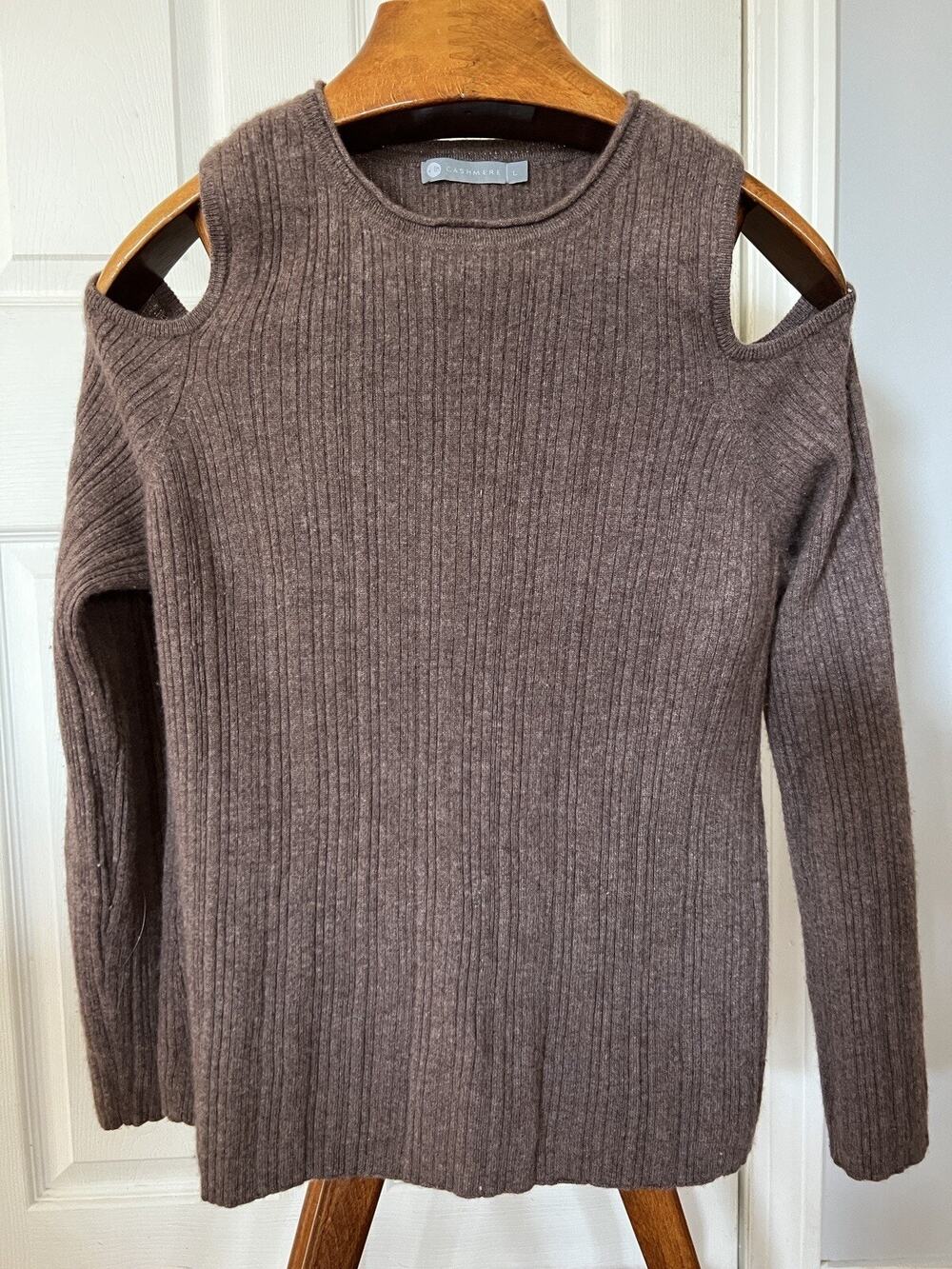 IN CASHMERE Cold Shoulder Pullover Sweater size L